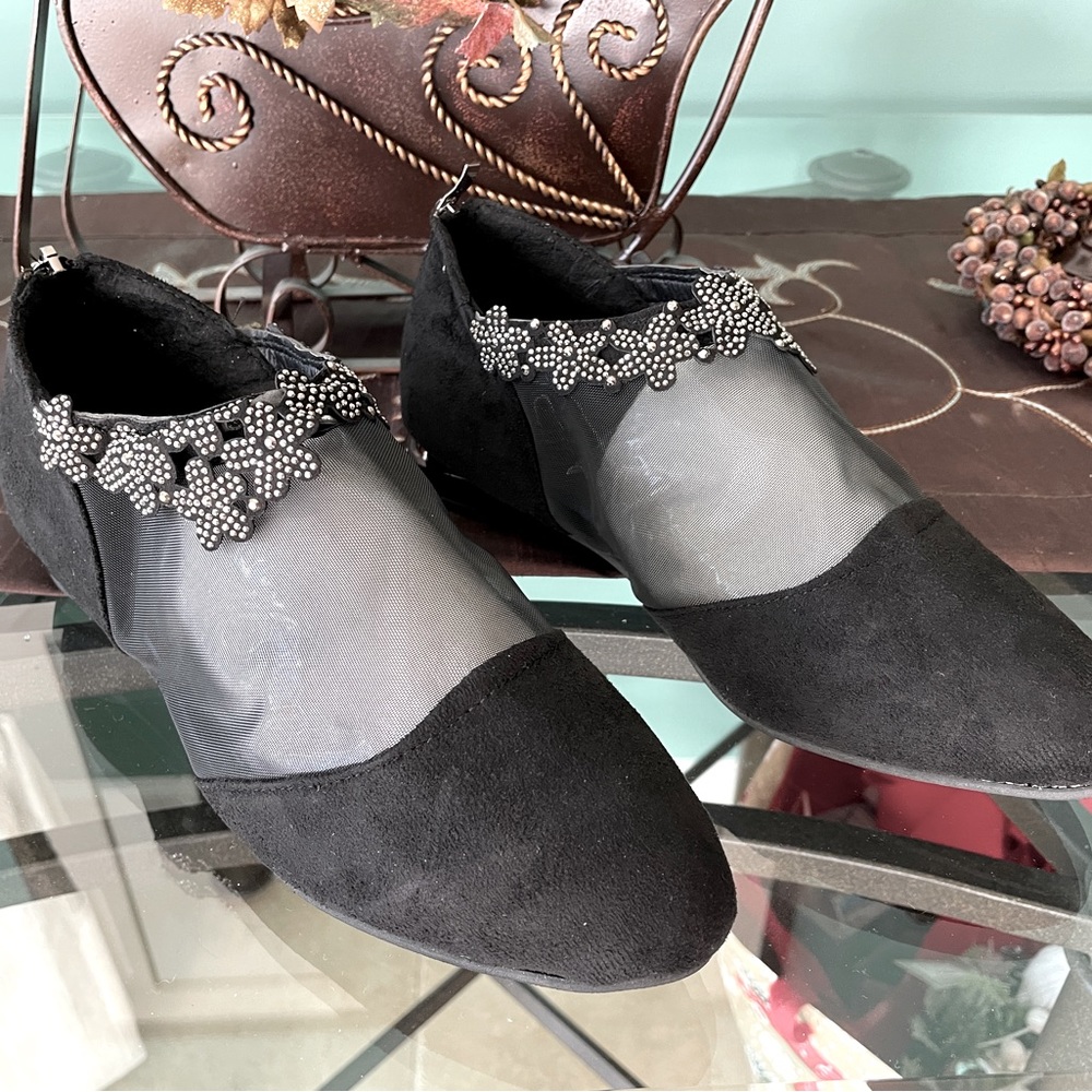 Black shoes
